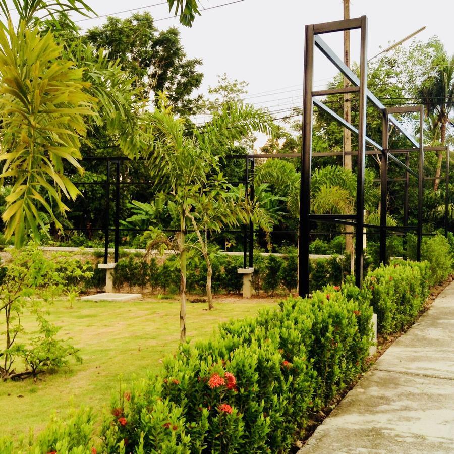 Wassana Sitdharma Guesthouse Trang Exterior foto