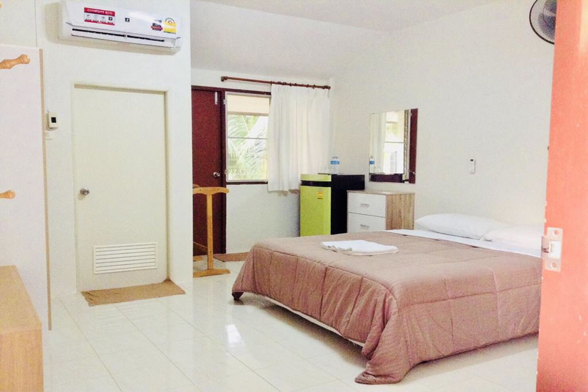 Wassana Sitdharma Guesthouse Trang Exterior foto